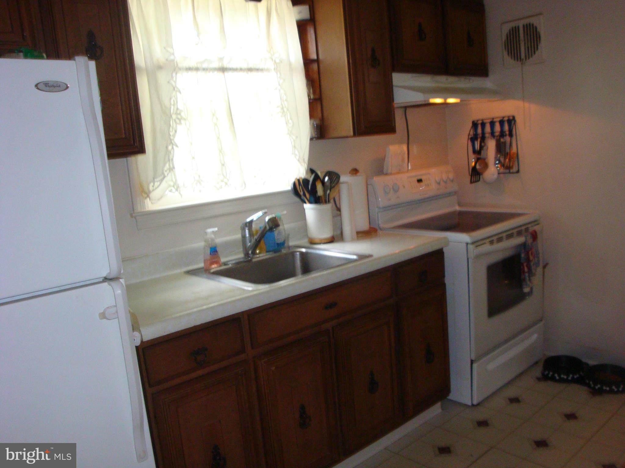 1822 Wendover Road Baltimore, MD 21234 - Photo 7 of 30 Kitchen