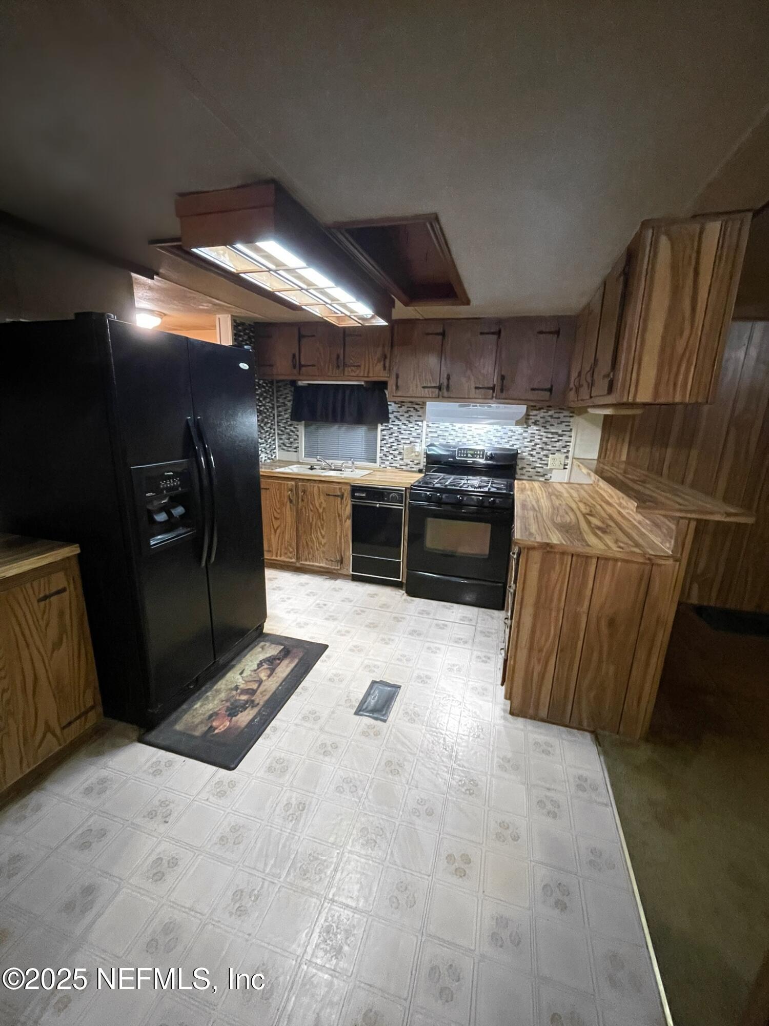 85306 Joann Road Yulee, FL 32097 - Photo 13 of 28 Facetune_24-08-2025-13-53-32