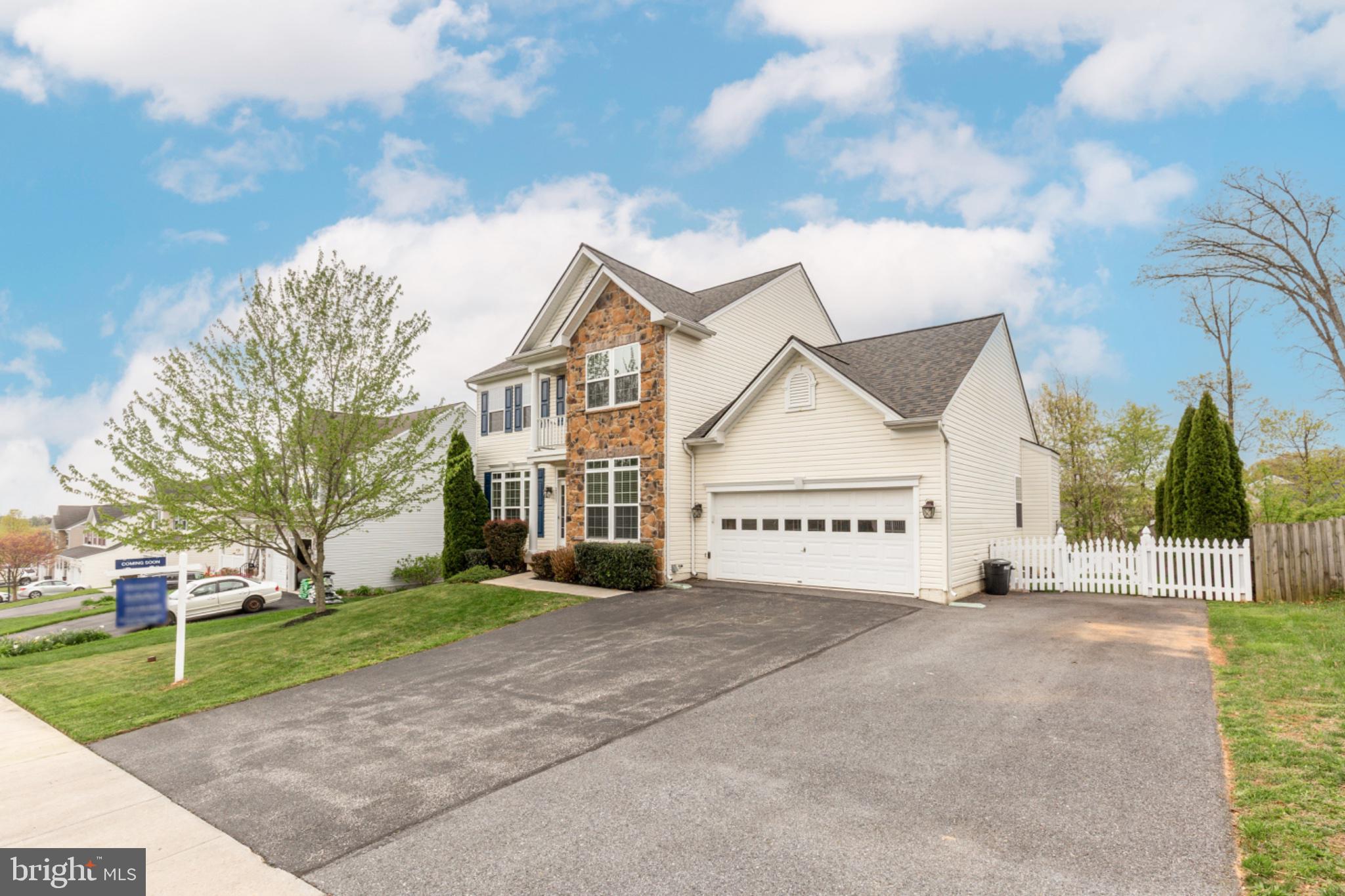 2511 Highcrest Court Manchester, MD 21102 - Photo 4 of 59 Extended driveway