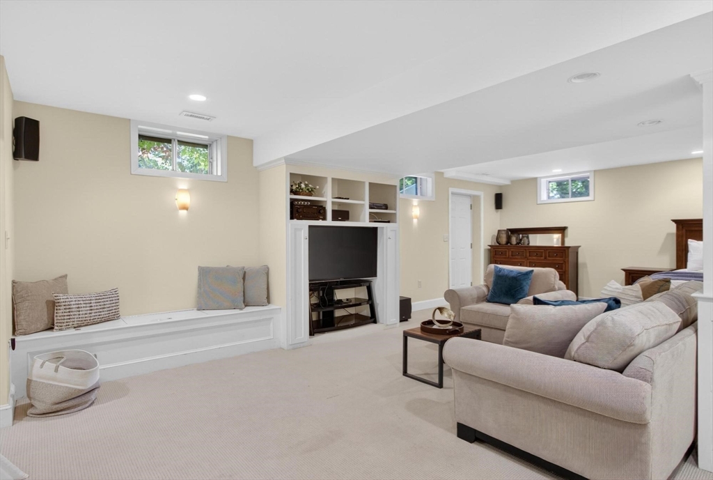 36 Roosevelt Road, Unit 36 Lexington, MA 02421 - Photo 18 of 23