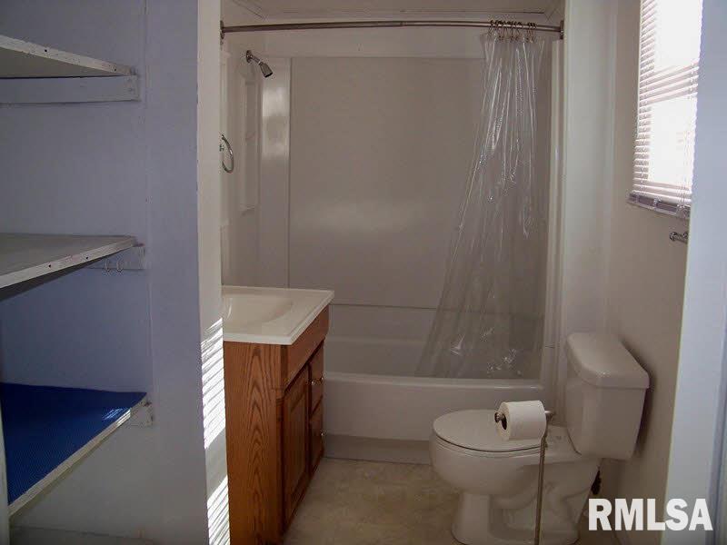 311 East 2nd Street Ina, IL 62846 - Photo 11 of 18