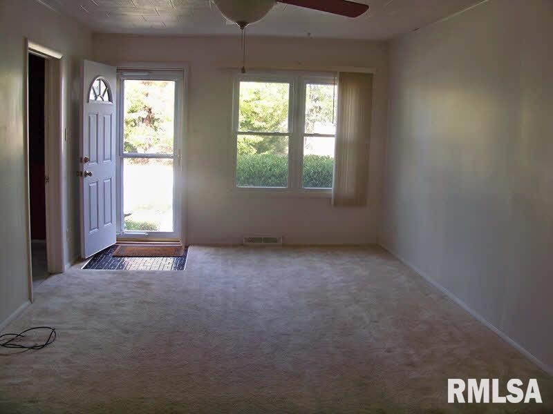 311 East 2nd Street Ina, IL 62846 - Photo 2 of 18