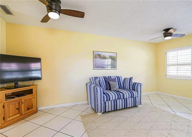 $1,500 | 11 Vista Palm Lane, Unit 203, Vero Beach, FL 32962