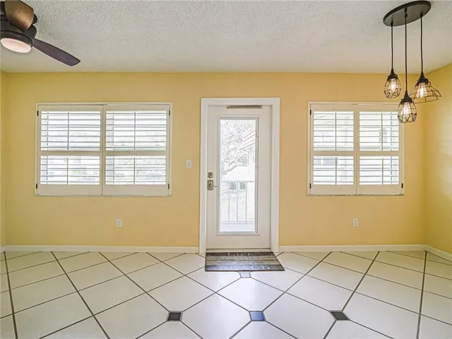 $1,500 | 11 Vista Palm Lane, Unit 203, Vero Beach, FL 32962