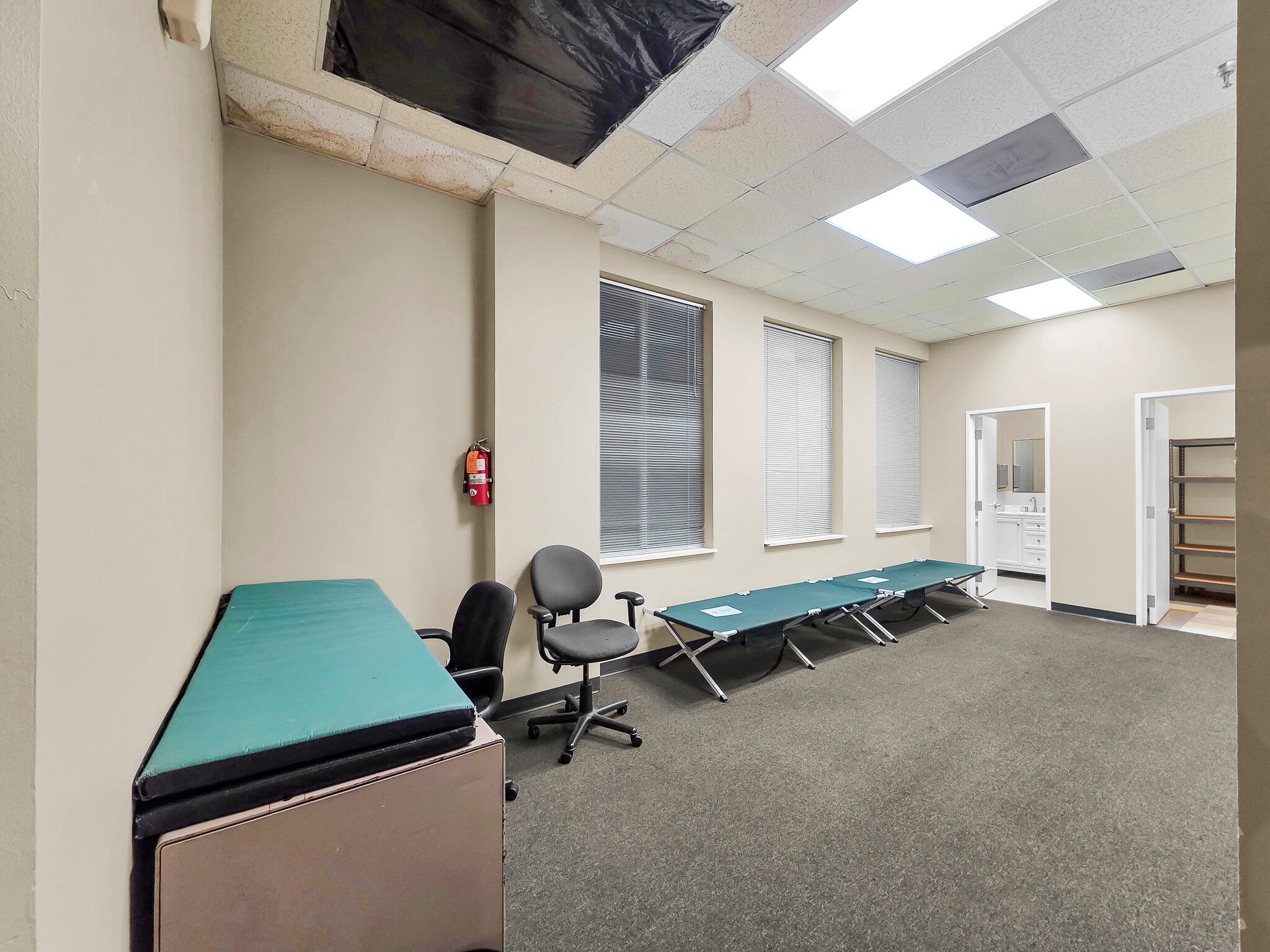 4073 Fm 3318 Road Brookshire, TX 77423 - Photo 19 of 50 a room with furniture and windows