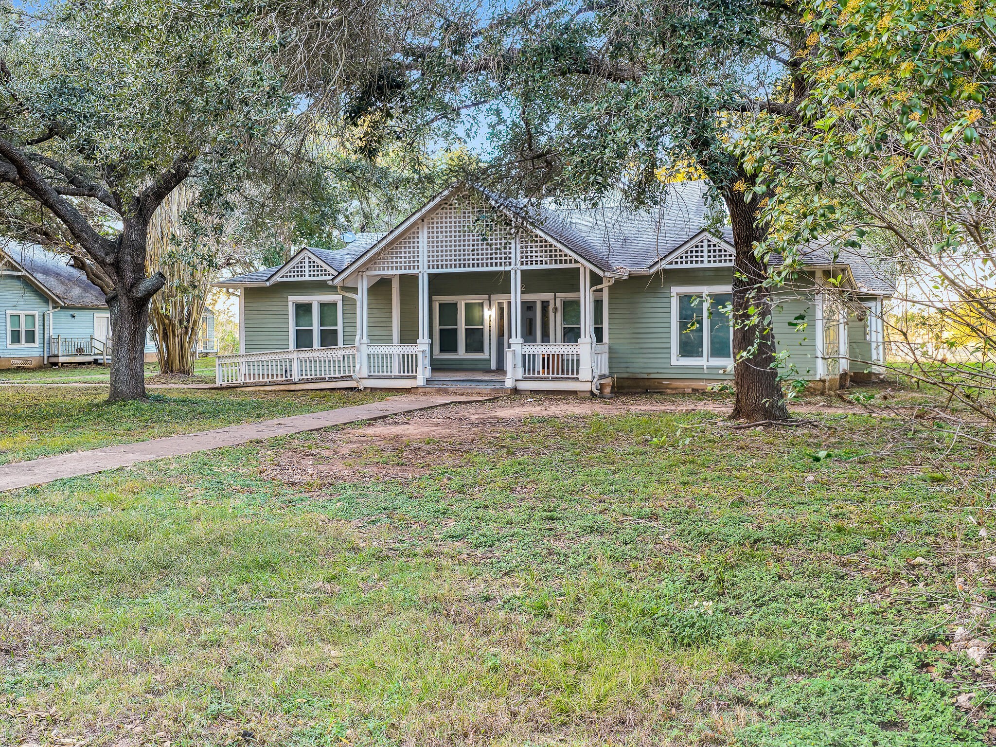 4073 Fm 3318 Road Brookshire, TX 77423 - Photo 26 of 50 a front view of a house with a garden