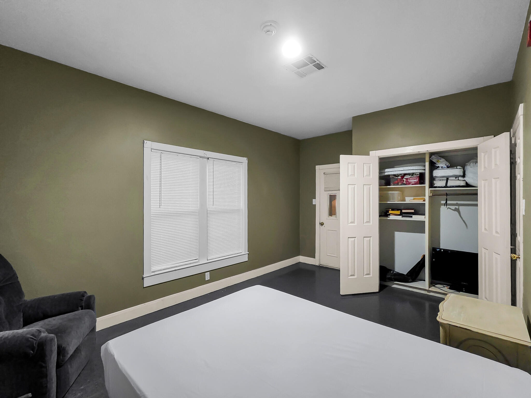 4073 Fm 3318 Road Brookshire, TX 77423 - Photo 38 of 50 a room with a bed and furniture