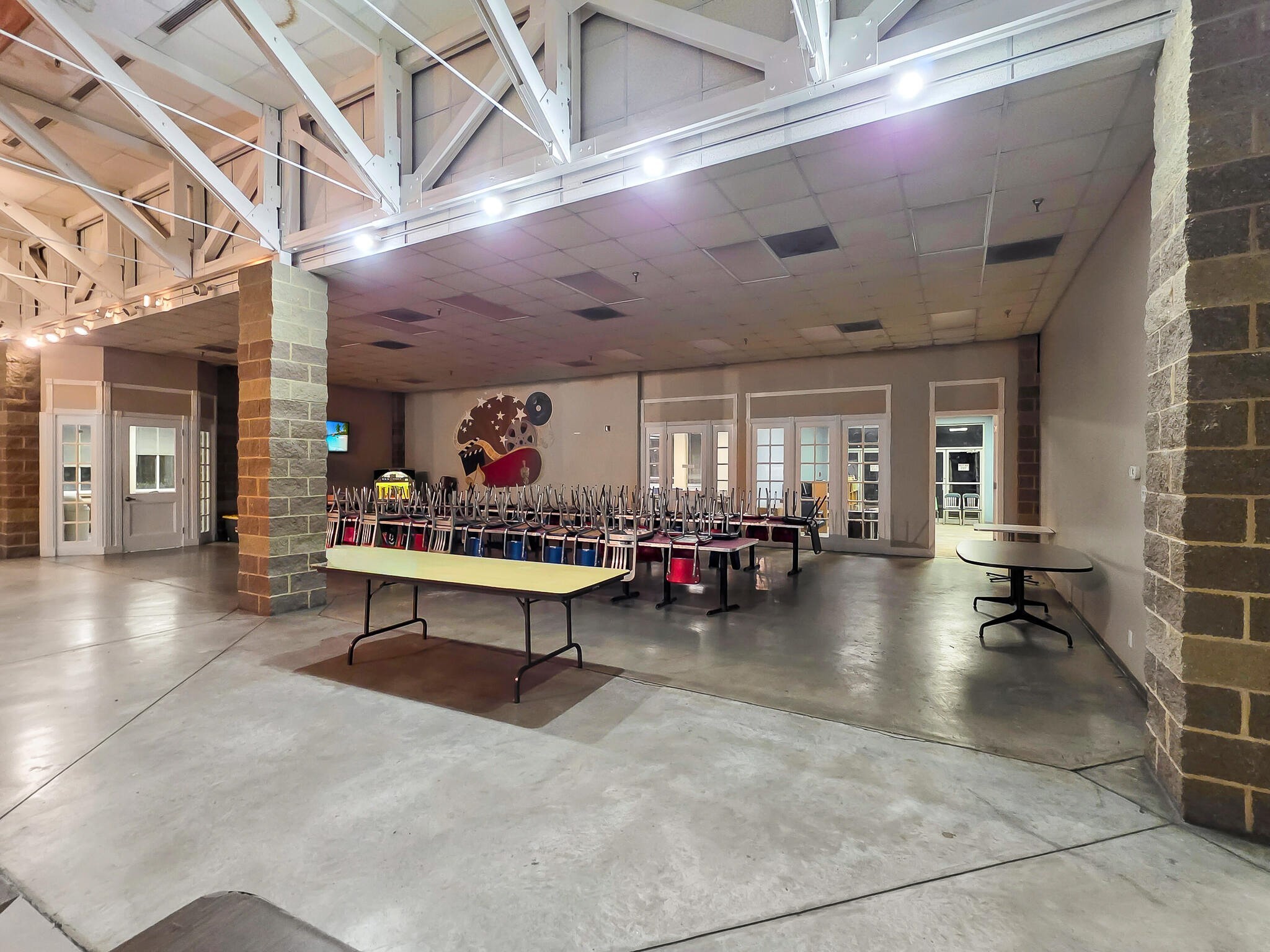 4073 Fm 3318 Road Brookshire, TX 77423 - Photo 8 of 50 a room with furniture and lots of tables