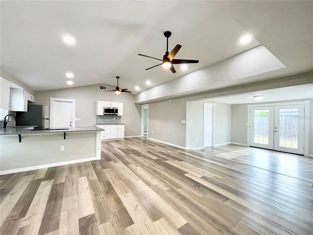 11241 Yewtree Avenue Port Richey, FL 34668 - Photo 4 of 34
