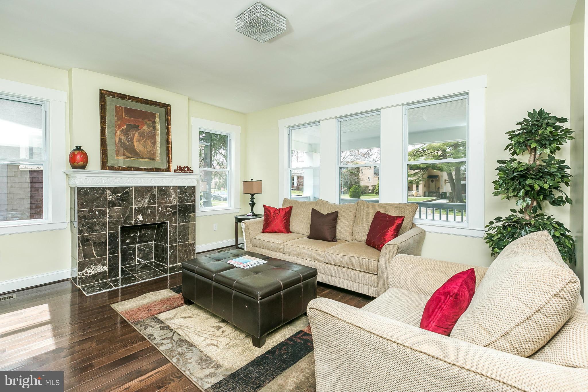 3815 Copley Road Baltimore, MD 21215 - Photo 5 of 27 Living Room