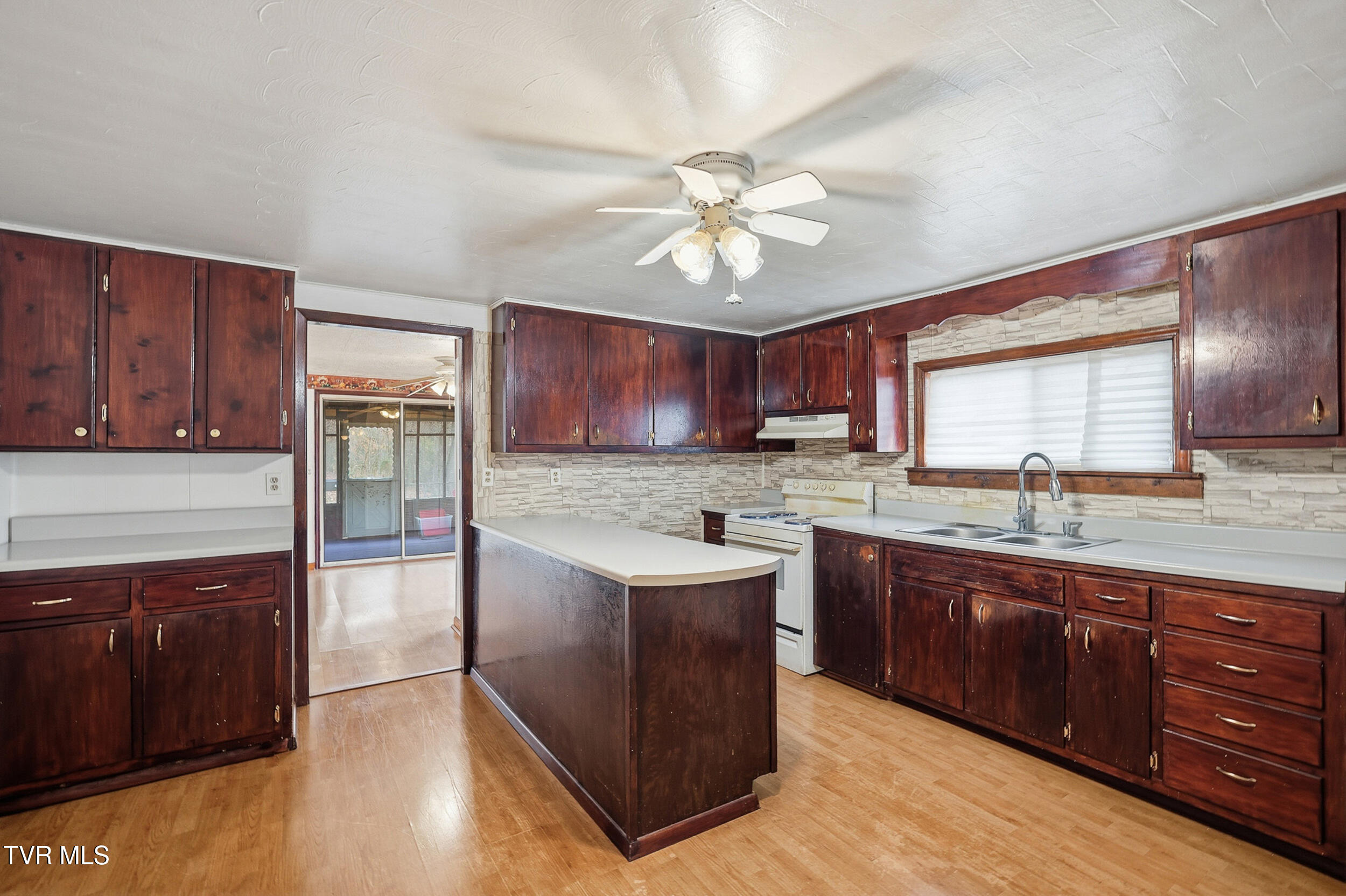 3730 Mew Road Castlewood, VA 24224 - Photo 4 of 18 6_dsc02511