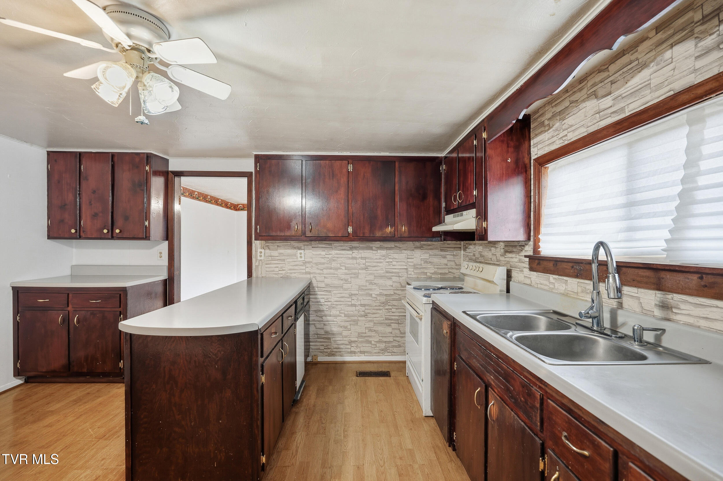 3730 Mew Road Castlewood, VA 24224 - Photo 5 of 18 7_dsc02514