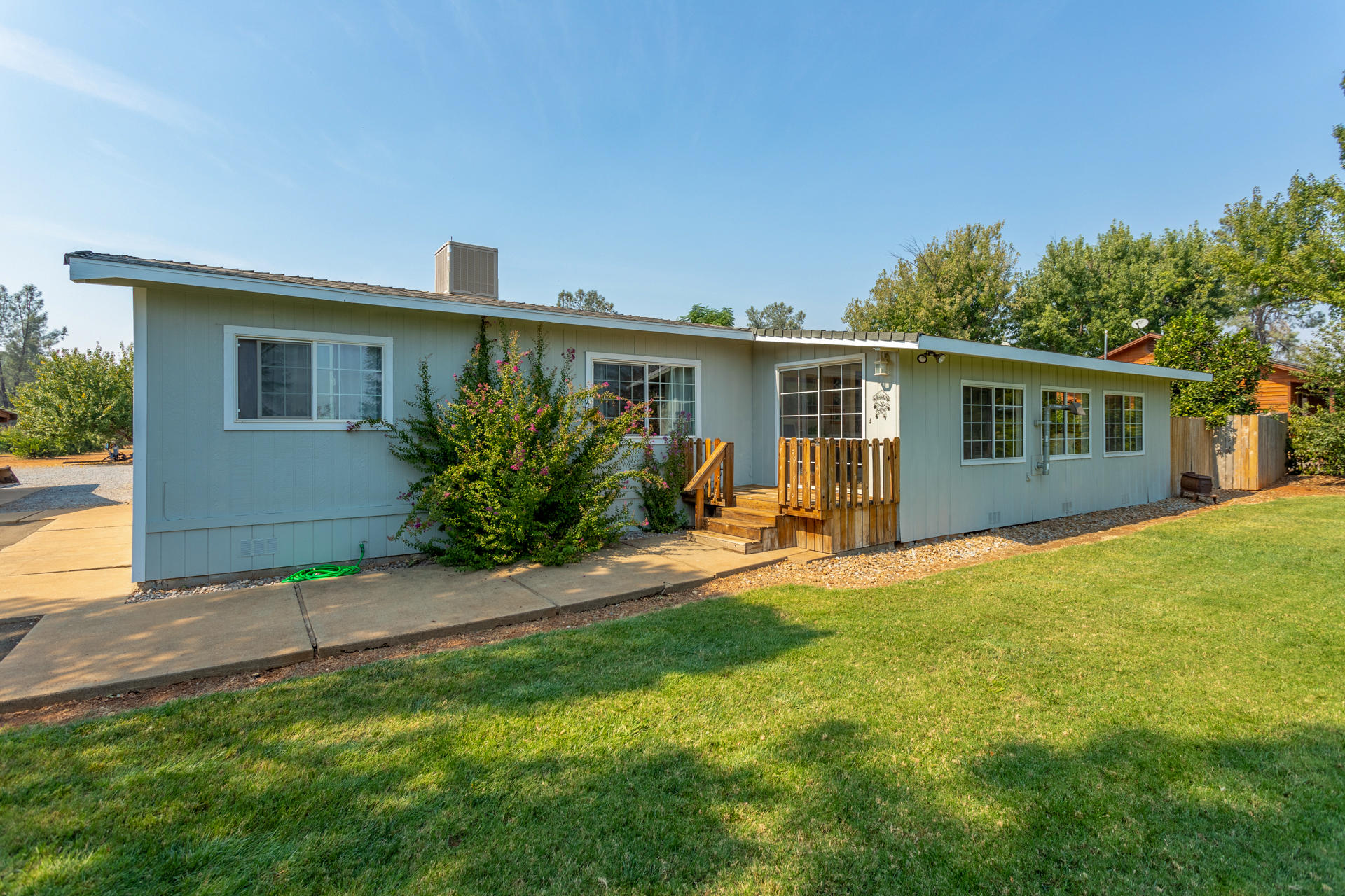 5560 Monte Vista Road Anderson, CA 96007 - Photo 1 of 42 3 front