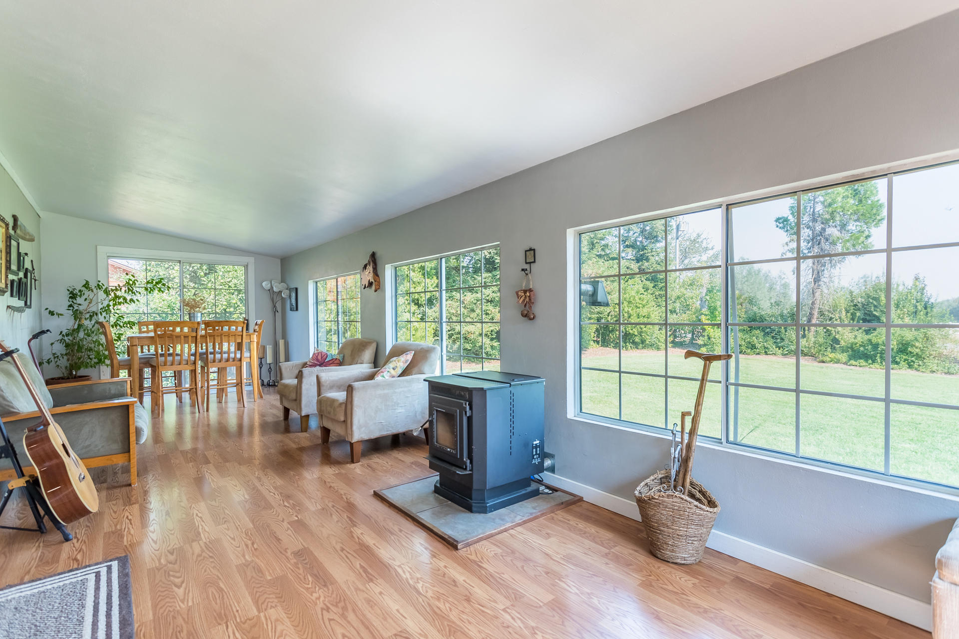 5560 Monte Vista Road Anderson, CA 96007 - Photo 8 of 42 30 sunroom