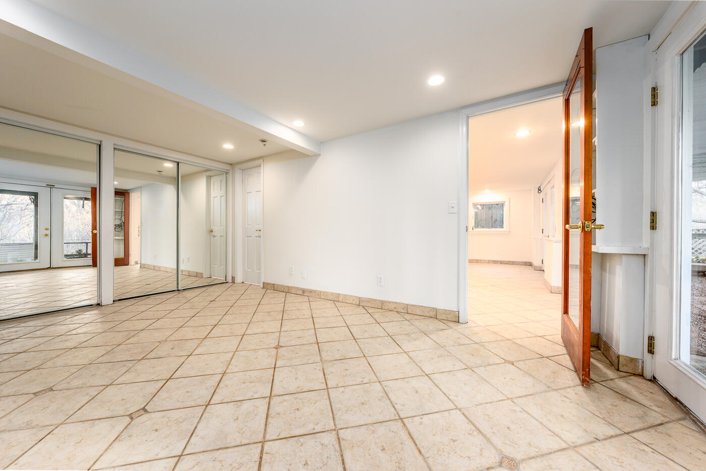 336 Main Street Wellfleet, MA 02667 - Photo 33 of 39 a view of an entryway