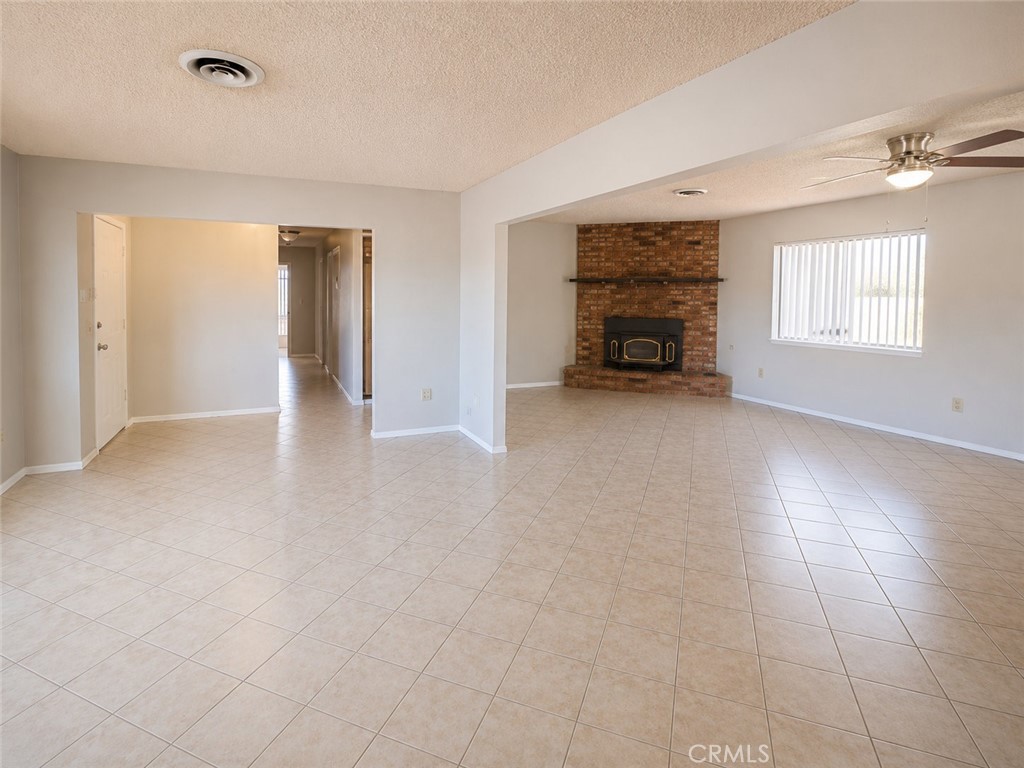 13755 Mohawk Road Apple Valley, CA 92307 - Photo 9 of 66