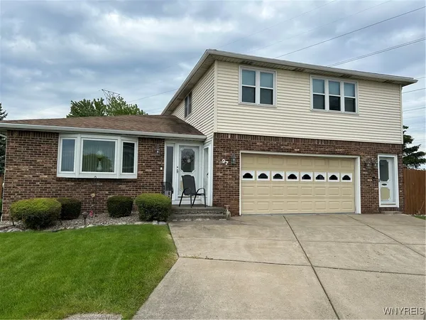 $1,200 | 97 Countrygate Lane, Tonawanda, NY 14150