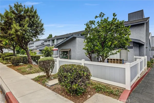 $645,900 | 900 West Sierra Madre, Unit 44, Azusa, CA 91702