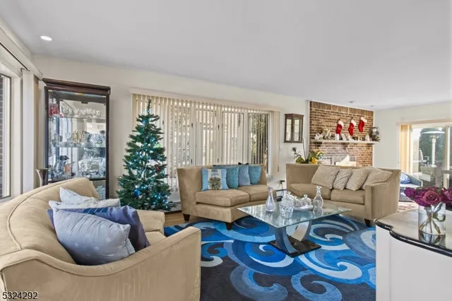 $850,000 | 15 Parkhurst Place, Verona, NJ 07044