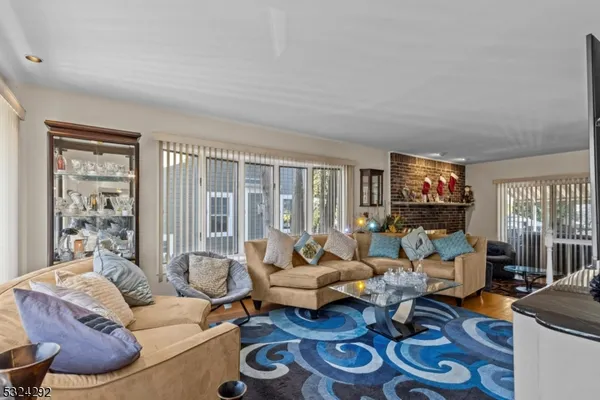 $798,500 | 15 Parkhurst Place, Verona, NJ 07044