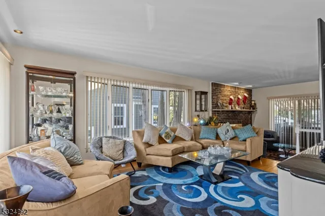 $850,000 | 15 Parkhurst Place, Verona, NJ 07044