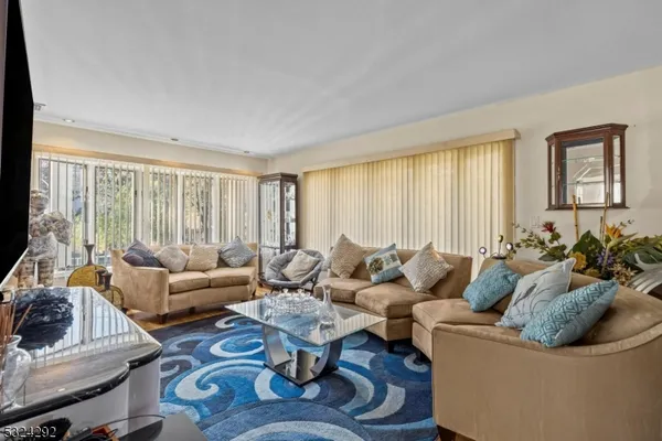 $798,500 | 15 Parkhurst Place, Verona, NJ 07044