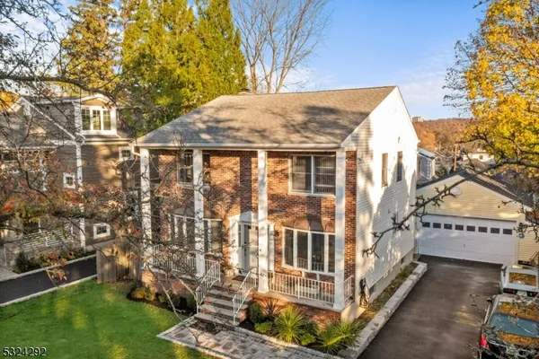 $798,500 | 15 Parkhurst Place, Verona, NJ 07044