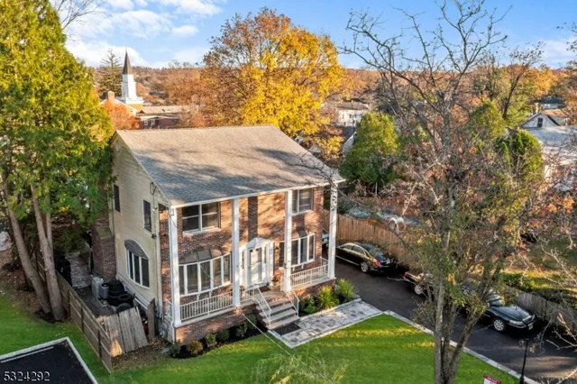 $875,000 | 15 Parkhurst Place, Verona, NJ 07044
