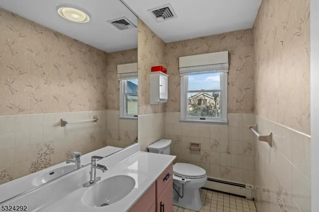 $850,000 | 15 Parkhurst Place, Verona, NJ 07044