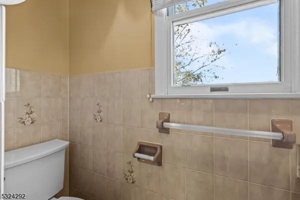 $798,500 | 15 Parkhurst Place, Verona, NJ 07044