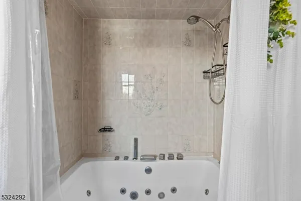 $798,500 | 15 Parkhurst Place, Verona, NJ 07044
