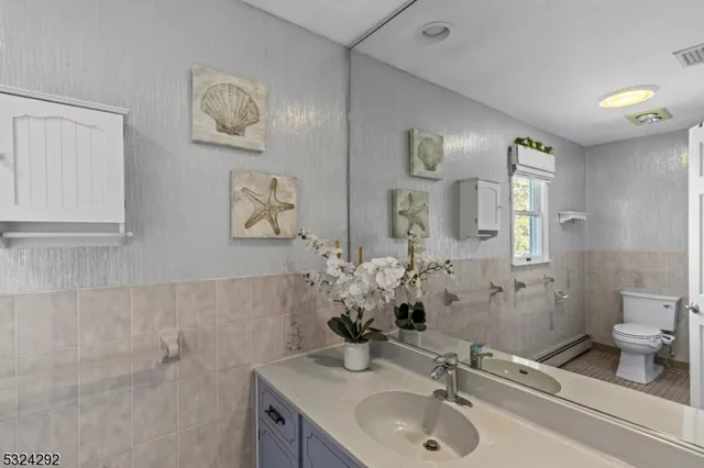 $850,000 | 15 Parkhurst Place, Verona, NJ 07044