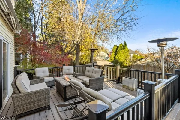 $798,500 | 15 Parkhurst Place, Verona, NJ 07044