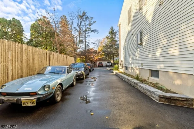 $850,000 | 15 Parkhurst Place, Verona, NJ 07044