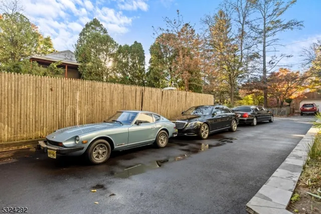 $850,000 | 15 Parkhurst Place, Verona, NJ 07044