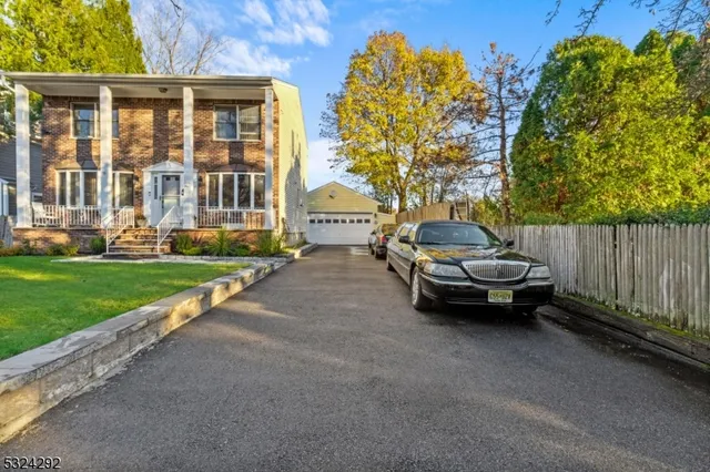 $850,000 | 15 Parkhurst Place, Verona, NJ 07044