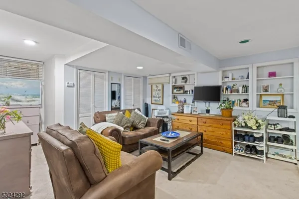 $798,500 | 15 Parkhurst Place, Verona, NJ 07044