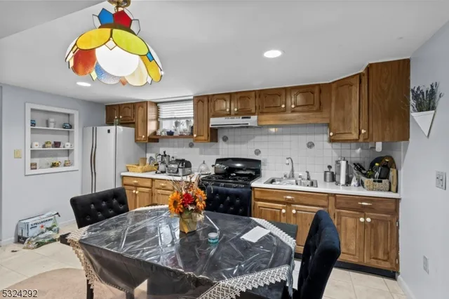 $850,000 | 15 Parkhurst Place, Verona, NJ 07044