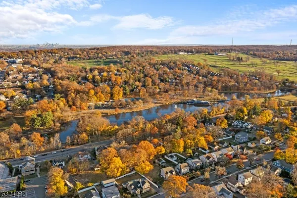 $798,500 | 15 Parkhurst Place, Verona, NJ 07044