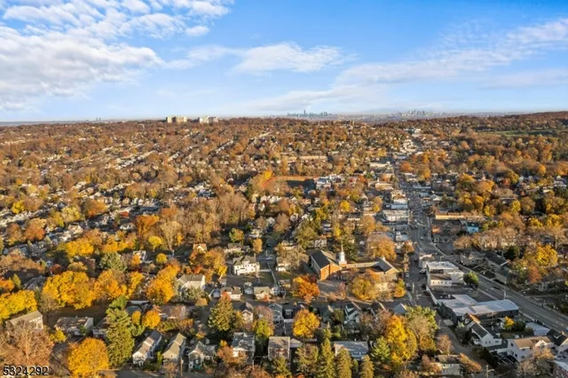 $850,000 | 15 Parkhurst Place, Verona, NJ 07044