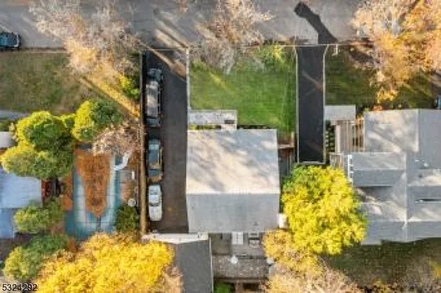 $850,000 | 15 Parkhurst Place, Verona, NJ 07044