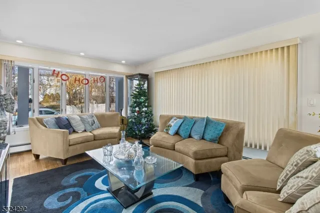 $850,000 | 15 Parkhurst Place, Verona, NJ 07044