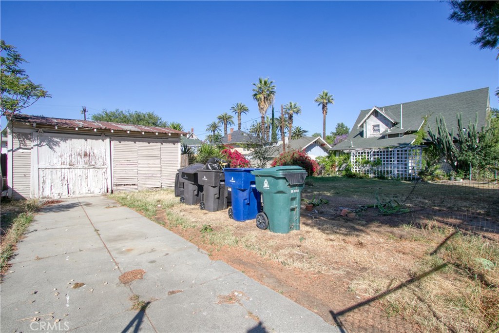 3893 Pine Street Riverside, CA 92501 - Photo 35 of 46