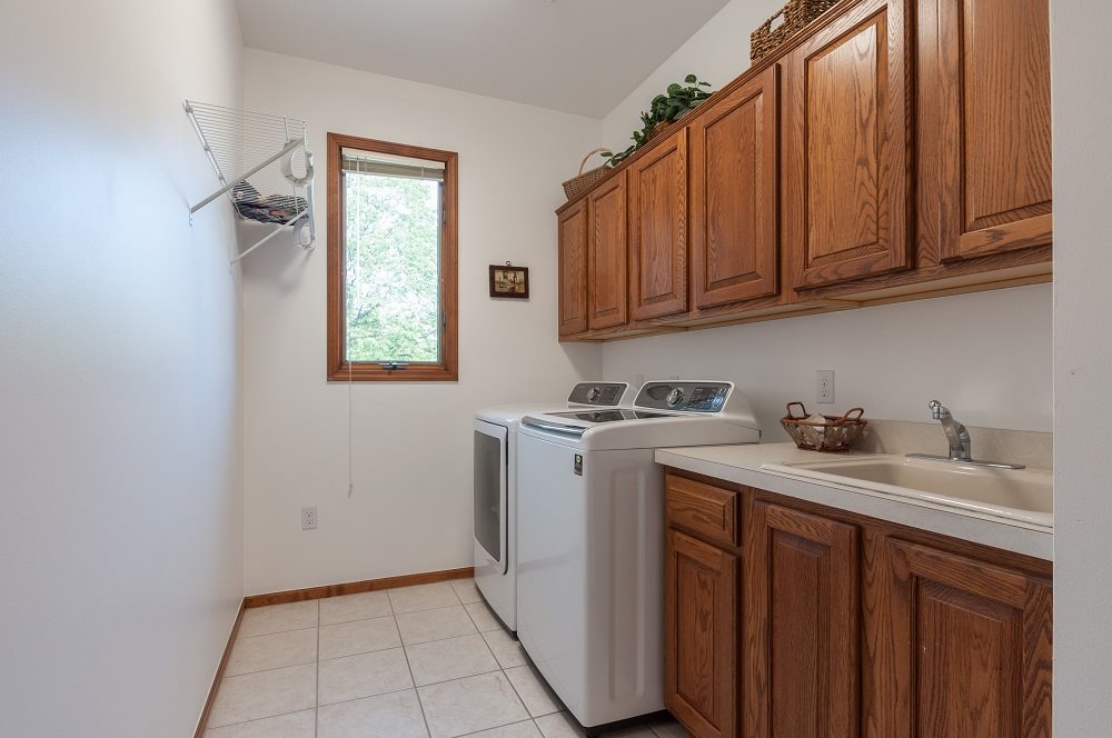 4170 Carbary Court Rochester, MI 48306 - Photo 34 of 67 31331646-33.JPG