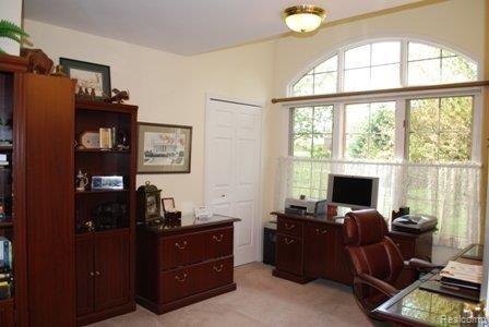1064 Blue Ridge Circle Clarkston, MI 48348 - Photo 6 of 14 LIBRARY.jpg