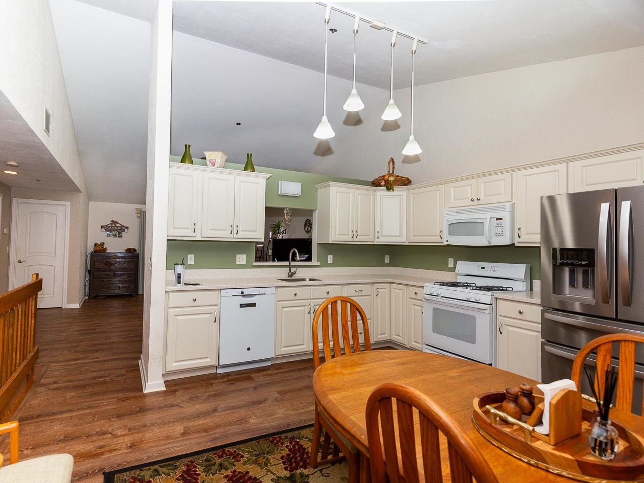 15 Marilyn Drive, Unit 15 Atkinson, NH 03811 - Photo 9 of 36