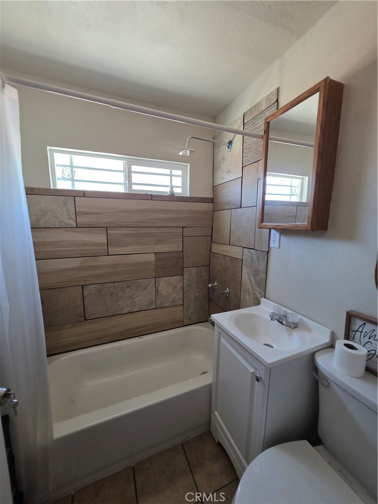 82414 3rd Street Trona, CA 93562 - Photo 17 of 24 Bathroom