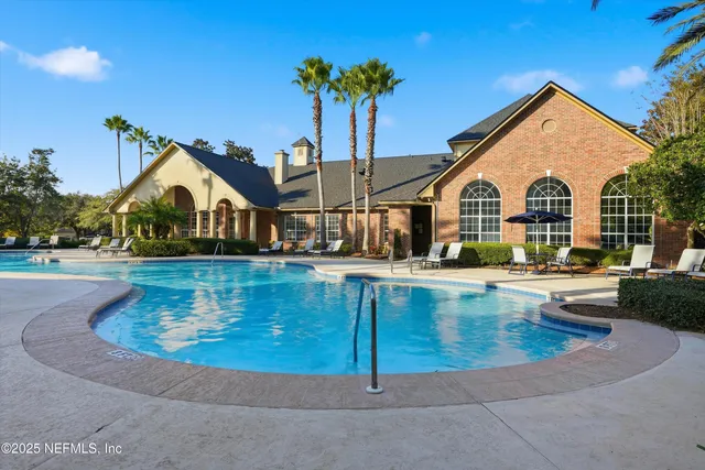 $200,000 | 7800 Point Meadows Drive, Unit 137, Jacksonville, FL 32256