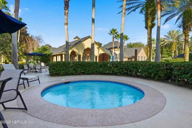 $200,000 | 7800 Point Meadows Drive, Unit 137, Jacksonville, FL 32256