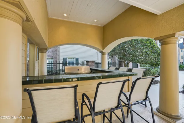 $200,000 | 7800 Point Meadows Drive, Unit 137, Jacksonville, FL 32256